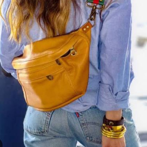 Parker Thatch Handbags - Parker Thatch Cross Your Heart Sling